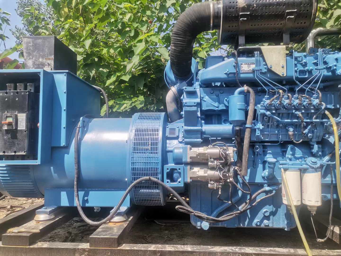 镜铁区详细说明降低 800kW 柴油发电机输出电流波动的方法
